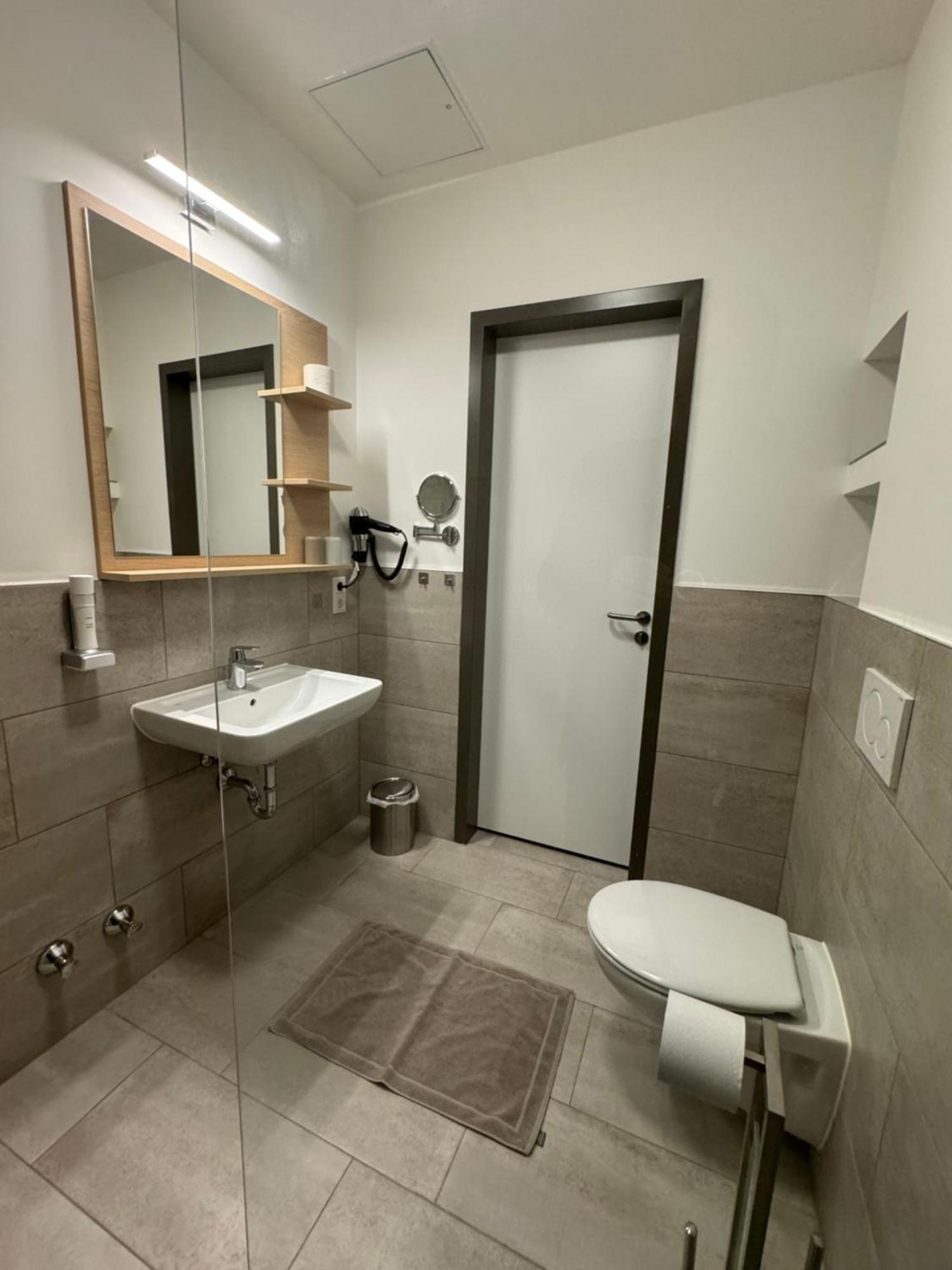 Fair N Square Hotel 24 Stunden Self-Check In Darmstadt Eksteriør bilde